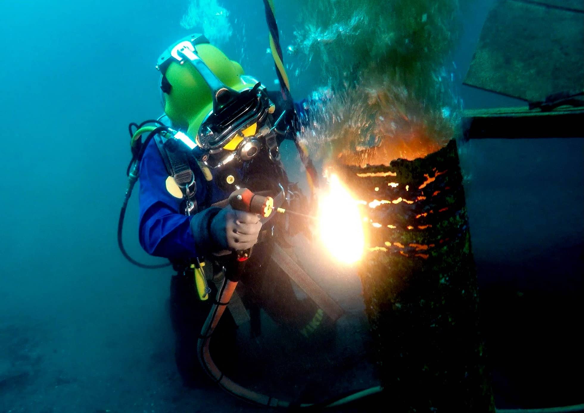 clean-power-for-dive-training-boat-featured