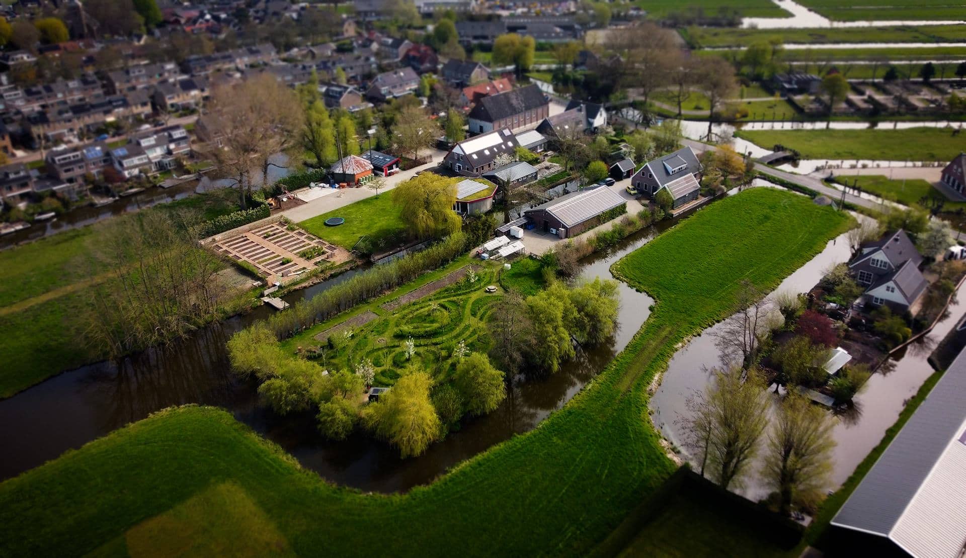 Hvorfor 15 personer deler en off-grid ejendom i Holland