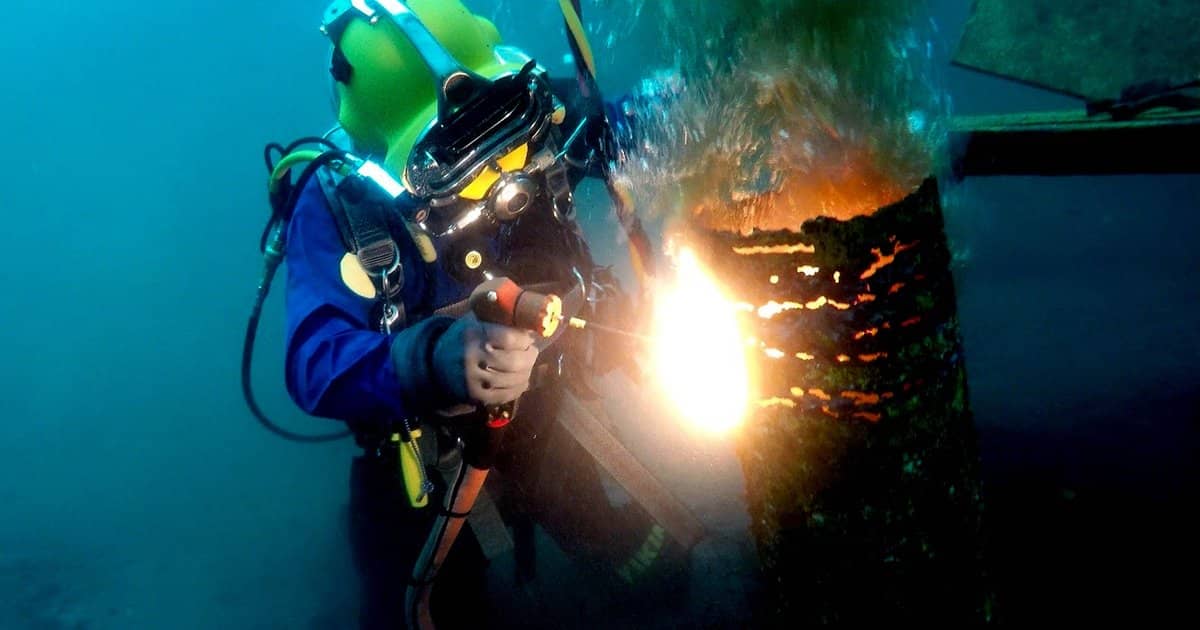 Clean power for Dive Training Boat